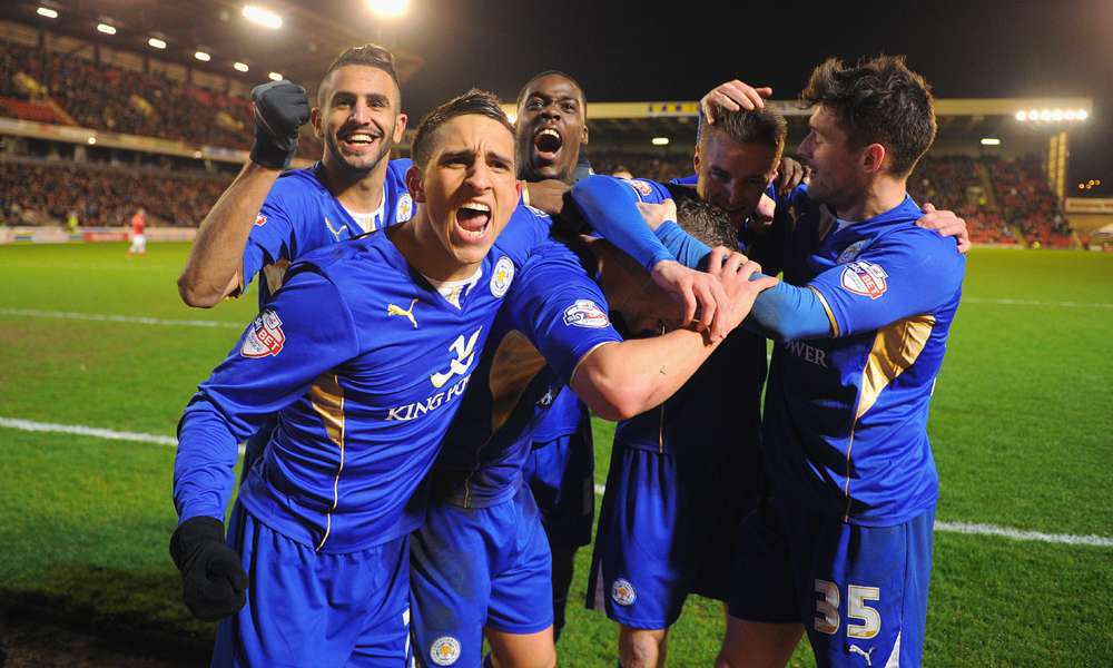 后防线显得 后防线显得